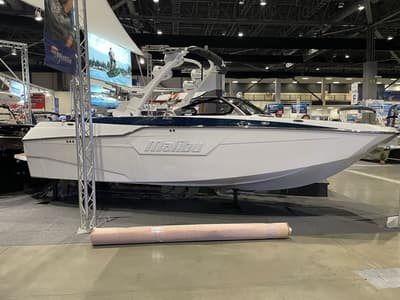 BOATZON | Malibu Boats M240 2022 BOATZON | Malibu Boats M240 2022
