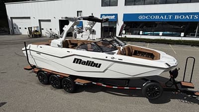 BOATZON | Malibu Boats M242 2027 BOATZON | Malibu Boats M242 2027