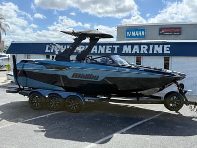 BOATZON | Malibu Boats MSeries M240 2022
