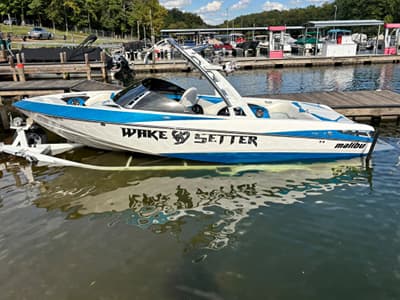 BOATZON | Malibu Boats Wakesetter 247 LSV 2011