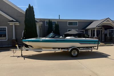 BOATZON | Malibu Echelon 1995