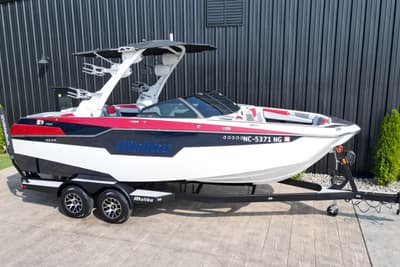 BOATZON | Malibu M220 2021 BOATZON | Malibu M220 2021