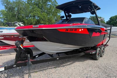 BOATZON | Malibu M220 2021 BOATZON | Malibu M220 2021