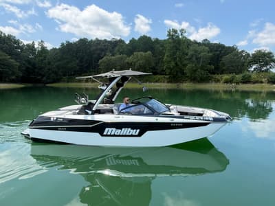 BOATZON | Malibu M220 2022