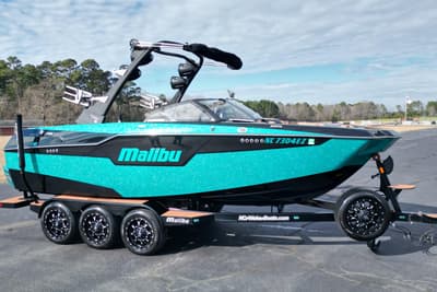 BOATZON | Malibu M220 2023