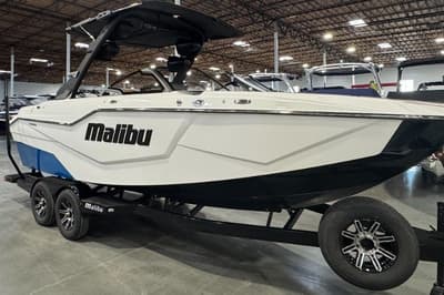 BOATZON | Malibu M230 2026