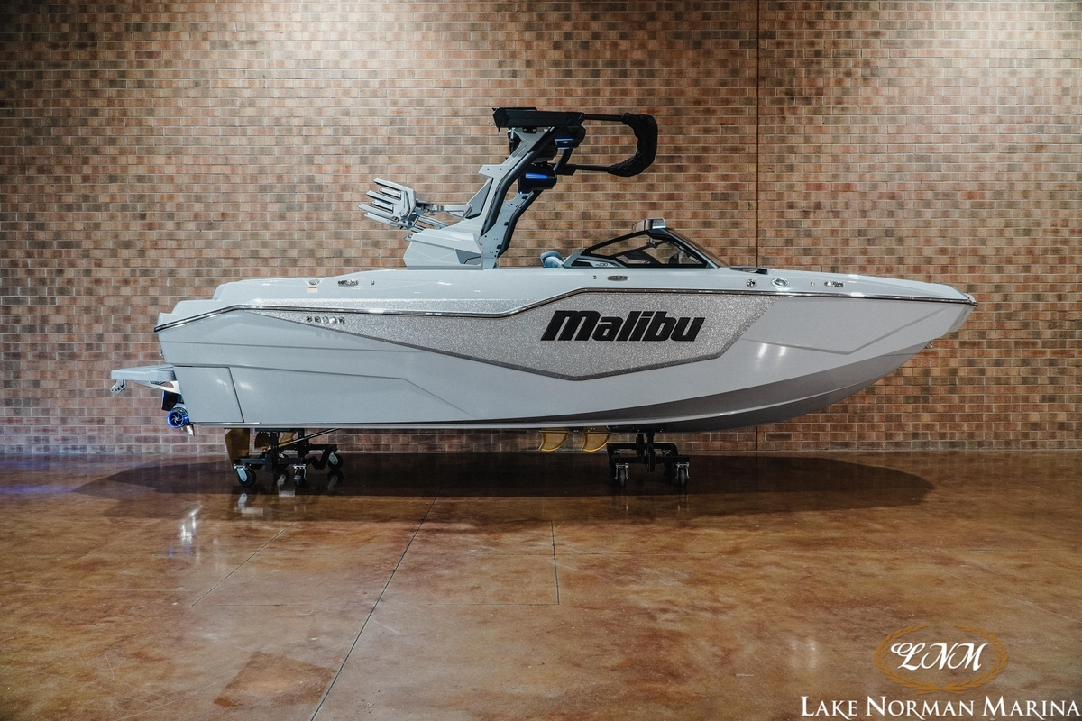 2027 Malibu M230 - Sold Boat