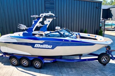 BOATZON | Malibu M240 2022