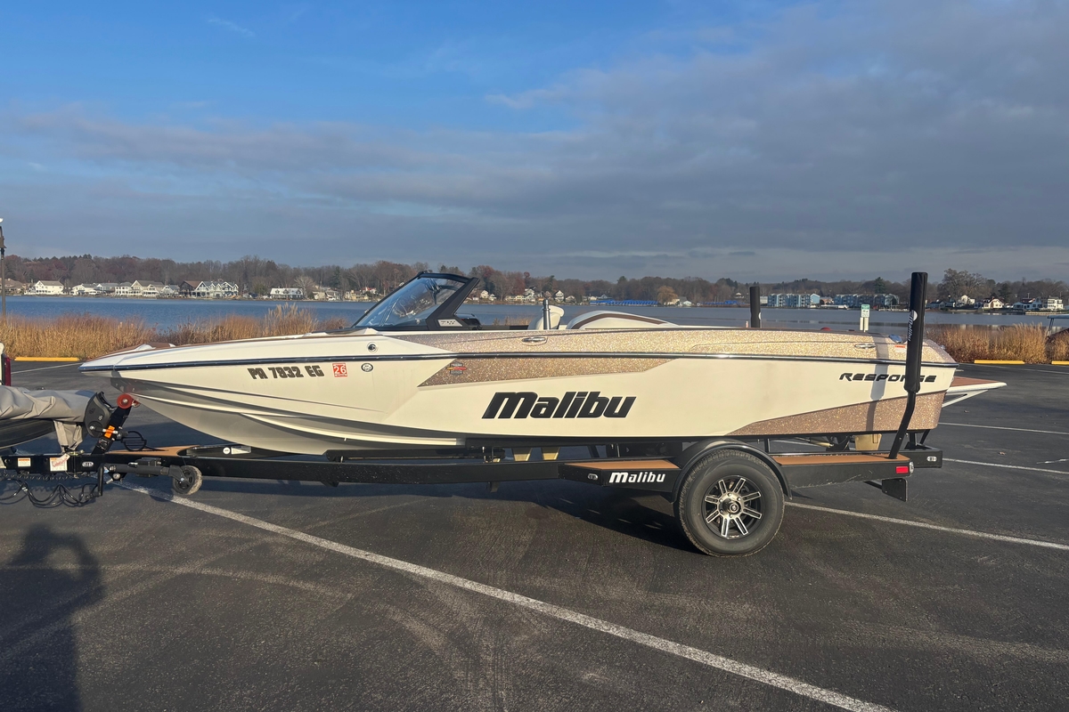 2025 Malibu Response TXi - Sold Boat