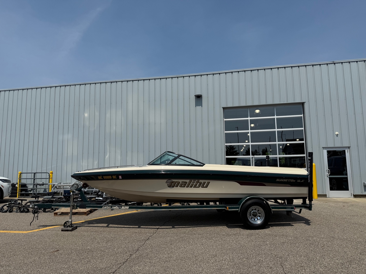 2000 Malibu Sunsetter - Sold Boat