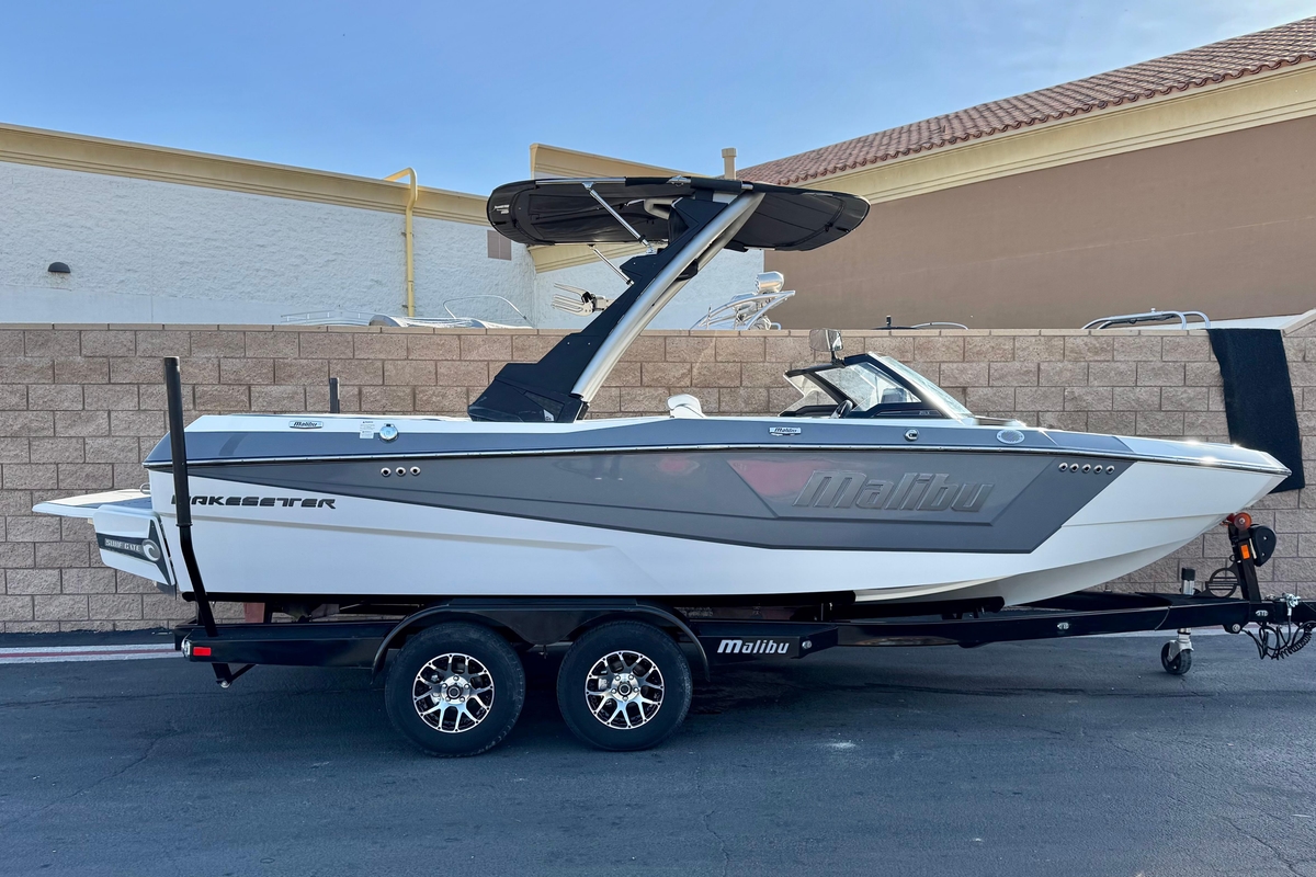 2023 Malibu Wakesetter 21 LX - Sold Boat