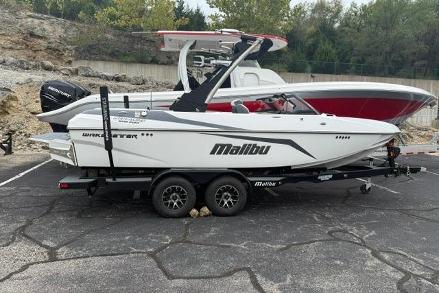 2021 Malibu Wakesetter 21 VLX - Sold Boat