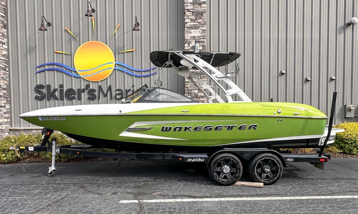 2014 Malibu Wakesetter 22 MXZ - Sold Boat