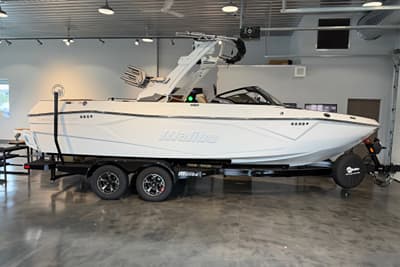 BOATZON | Malibu Wakesetter 23 LSV 2027