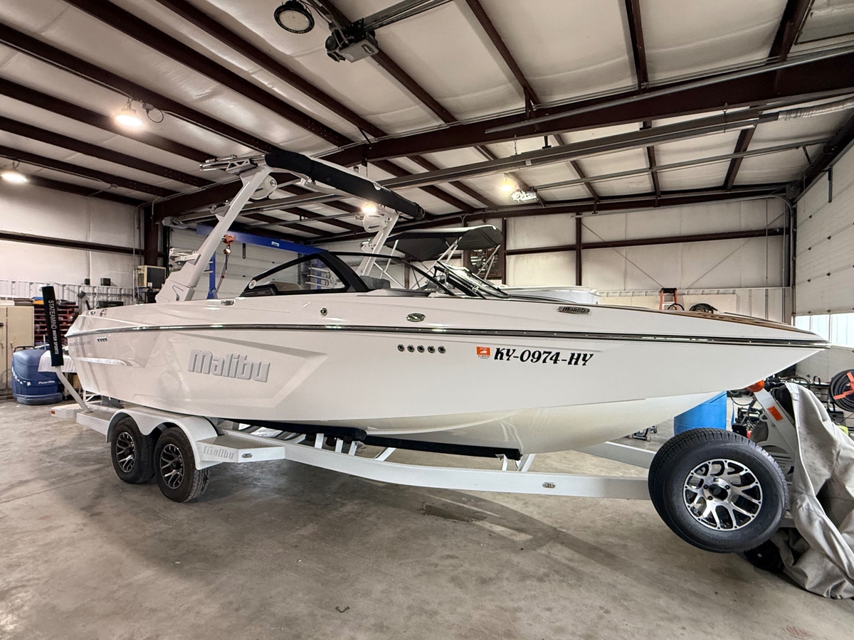 2022 Malibu Wakesetter 24MXZ - Sold Boat