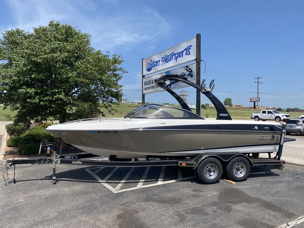 2007 Malibu Wakesetter VLX - Sold Boat