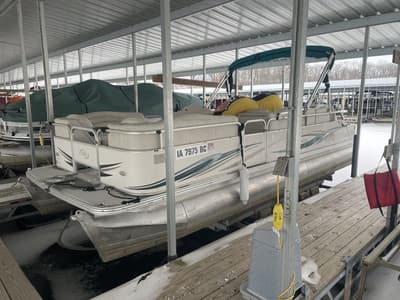 BOATZON | Manitou 22 Osprey 2007