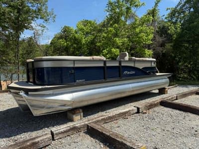 BOATZON | Manitou 230 Aurora 2026