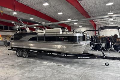 BOATZON | Manitou 24 Aurora LE Angler 2016