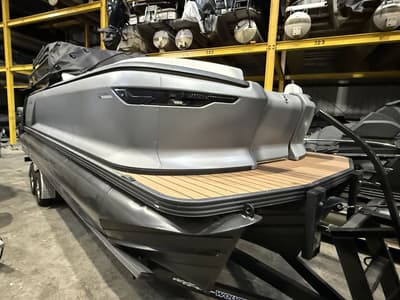 BOATZON | Manitou 24 Explorer Navigator Twin 2025