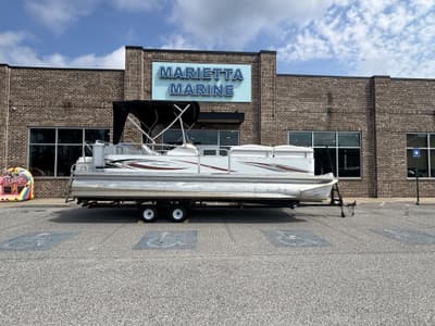 BOATZON | Manitou 240 w2005 Johnson 115HP Engine wTandem Axle Trailer 2006