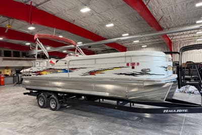 BOATZON | Manitou 25 XPlode 2010