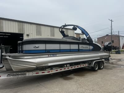 BOATZON | Manitou 27 2022