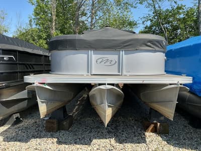 BOATZON | Manitou Aurora LE 23 RF VP 2018