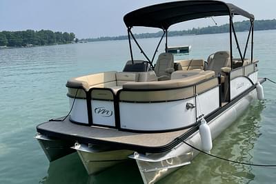 BOATZON | Manitou Aurora LE RF VP 2021