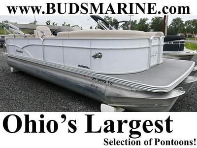 BOATZON | Manitou Aurora VP 2017