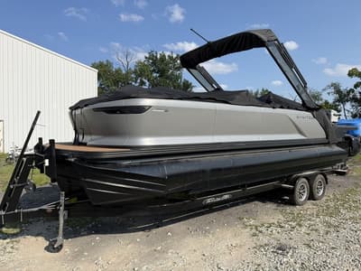 BOATZON | Manitou Explore 24 Switchback Dual Engine VToon 2024