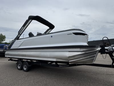 BOATZON | Manitou EXPLORE SWITCHBACK TRIFOLD 24 2023