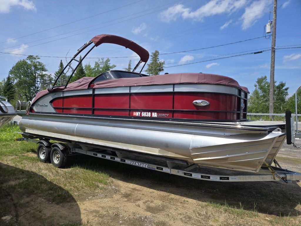 2019 Manitou Legacy 25 RFXW - Sold Boat