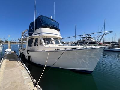 BOATZON | Mariner 35 Flybridge Sedan 2007 BOATZON | Mariner 35 Flybridge Sedan 2007