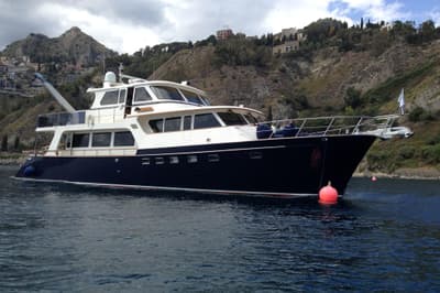 BOATZON | Marlow Explorer 72ECB 2010