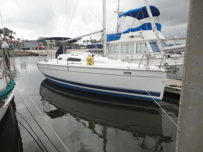 BOATZON | Marlow-Hunter Hunter 27 2013