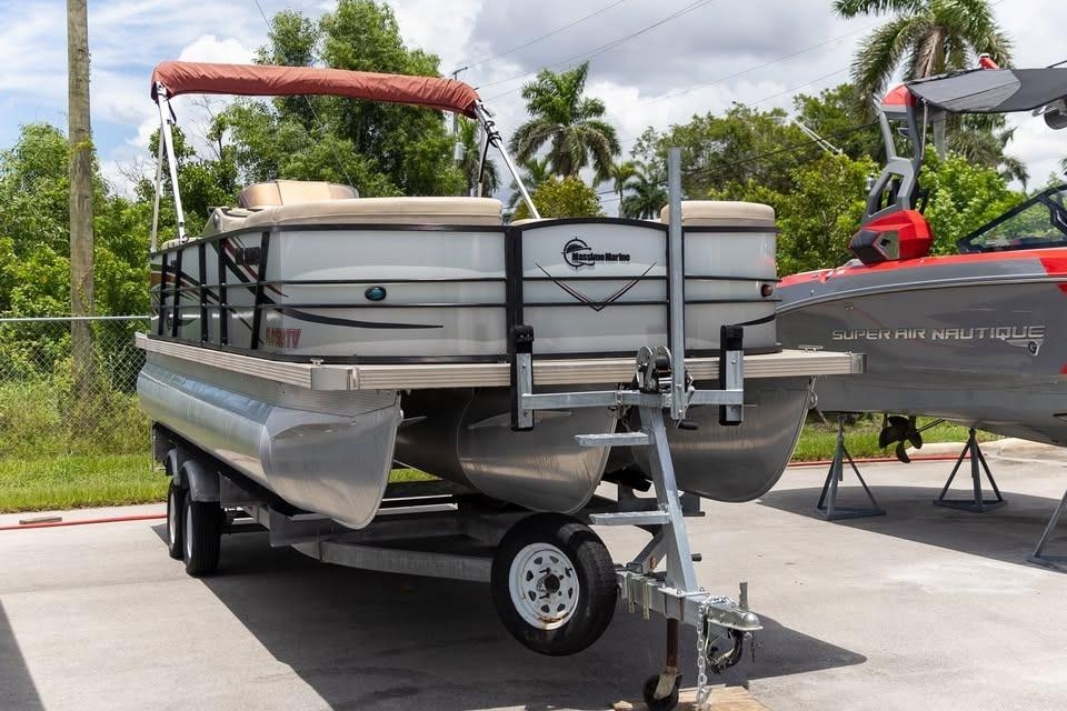 2022 Massimo Marine P23 MAX Limited - Sold Boat