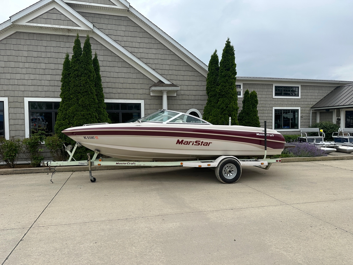 1999 MasterCraft MariStar 210 VRS - Sold Boat