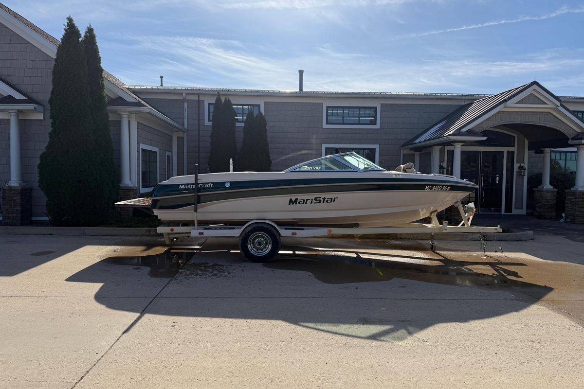 1999 MasterCraft MariStar 210 VRS - Sold Boat