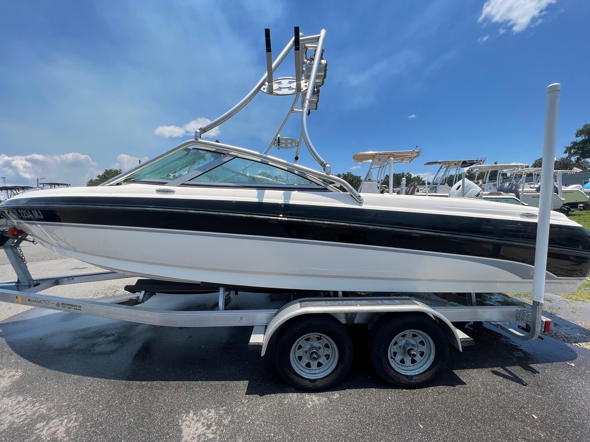 2004 MasterCraft MariStar 210 VRS - Sold Boat