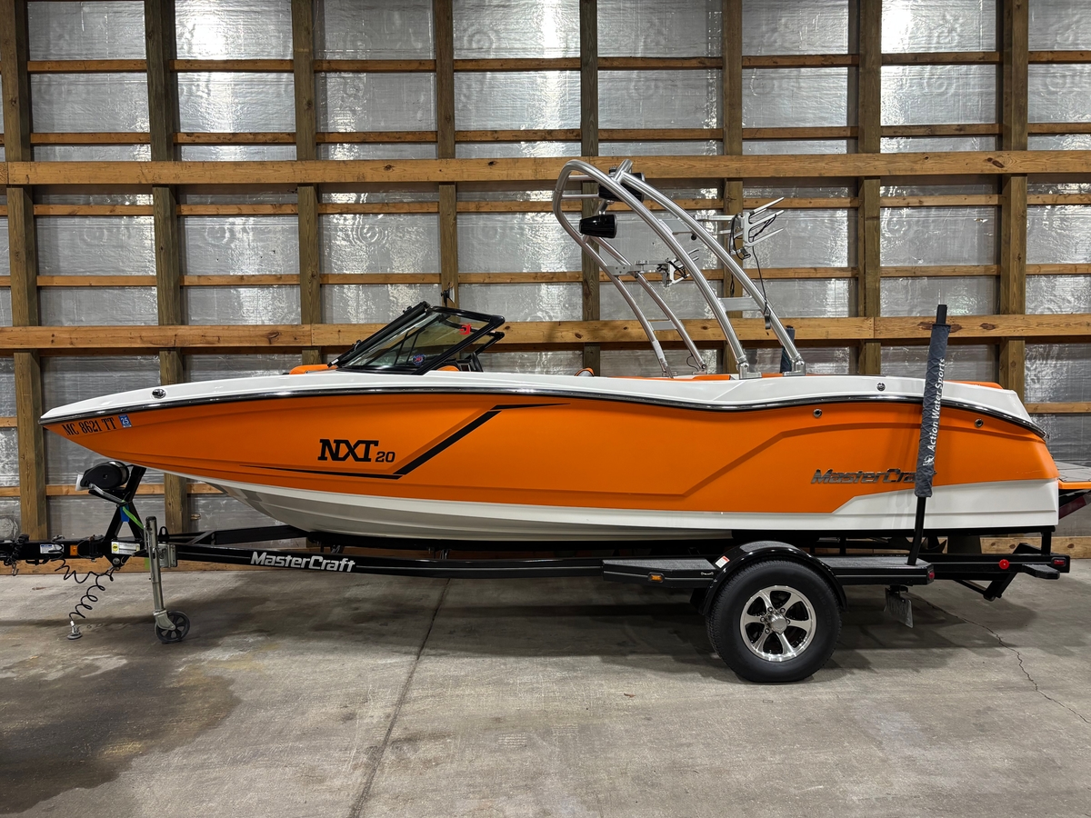 2015 MasterCraft NXT20 - Sold Boat