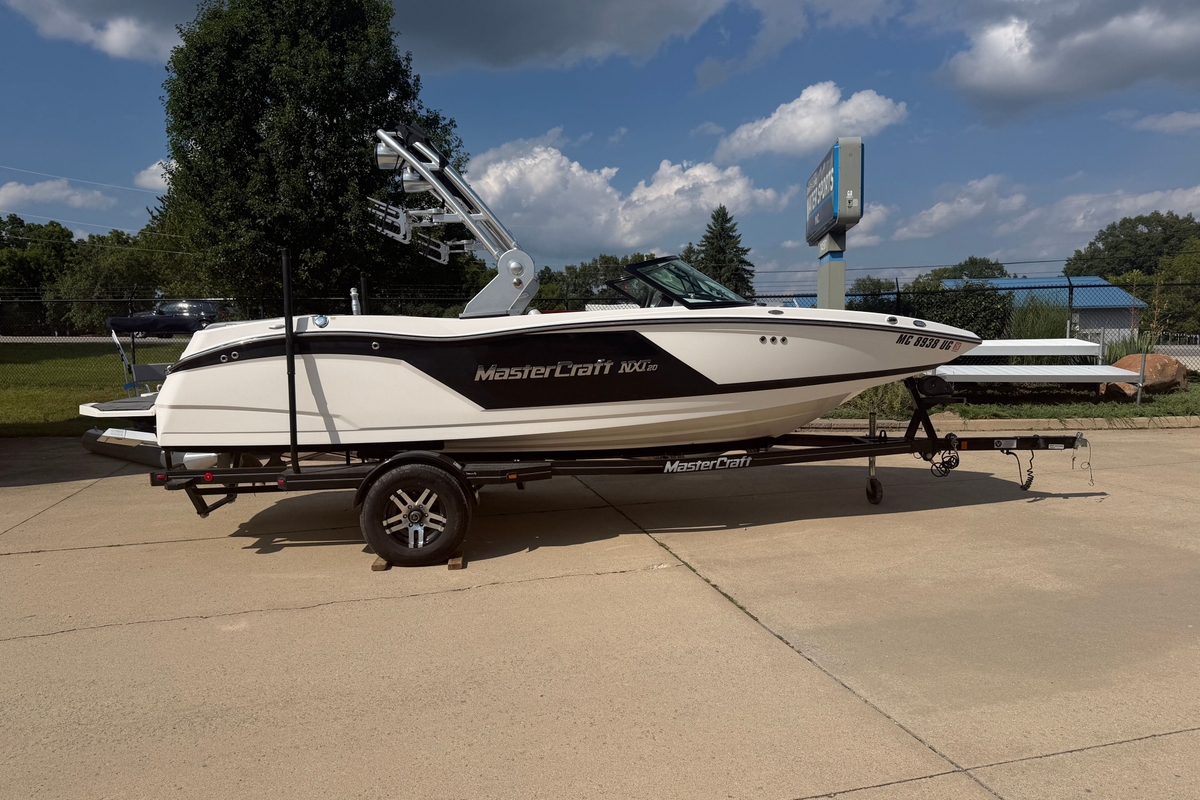 2019 MasterCraft NXT20 - Sold Boat