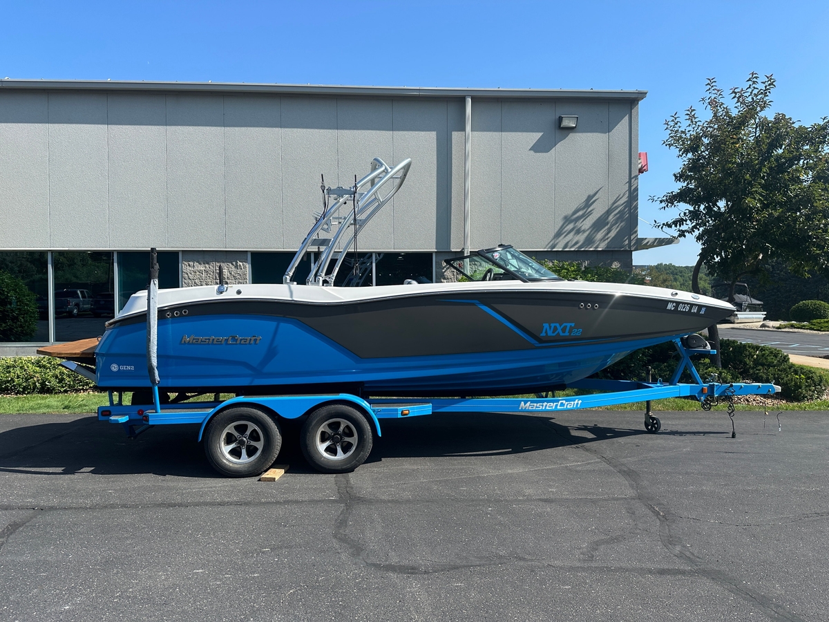2016 MasterCraft NXT22 - Sold Boat