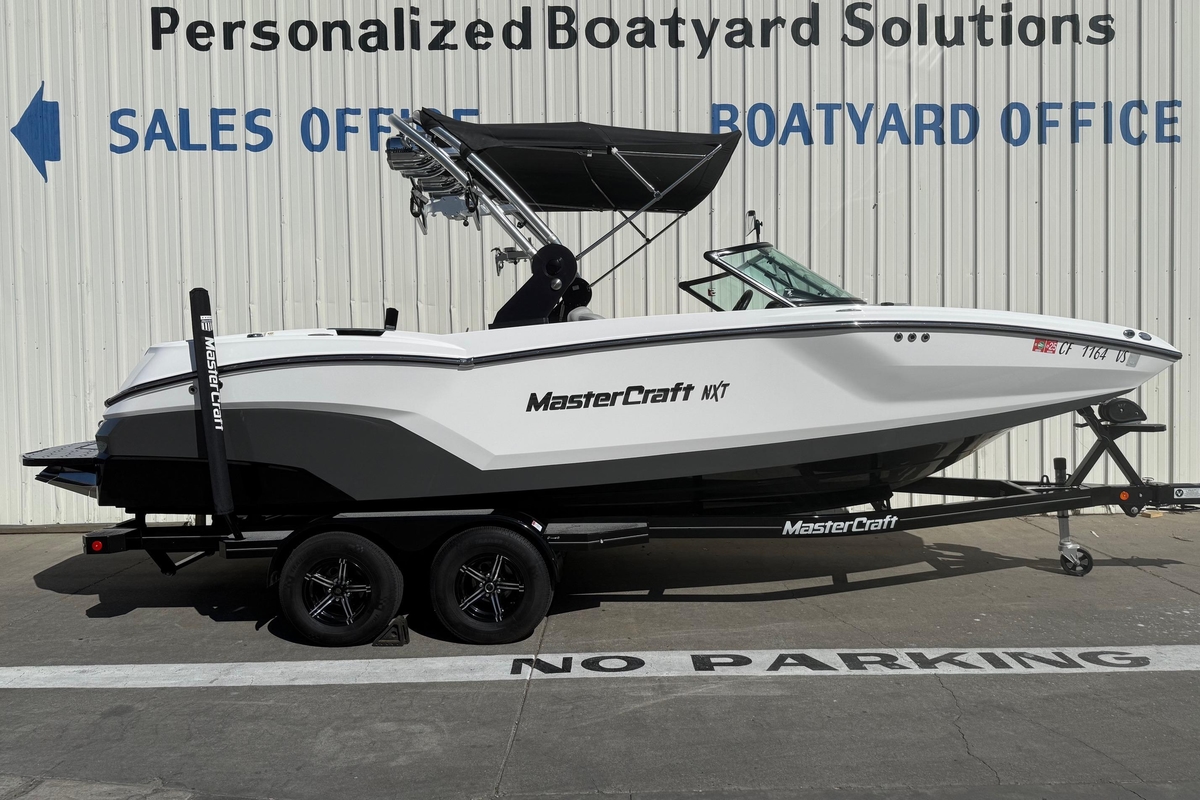 2020 MasterCraft NXT22 - Sold Boat