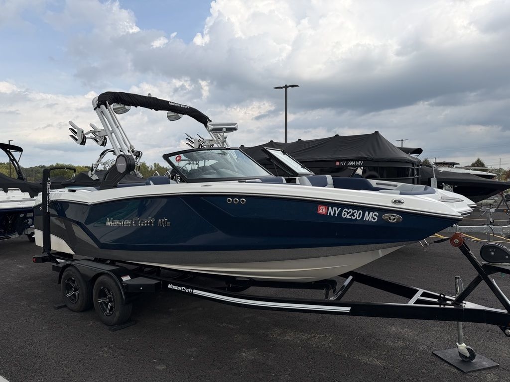 2022 MasterCraft NXT22 - Sold Boat
