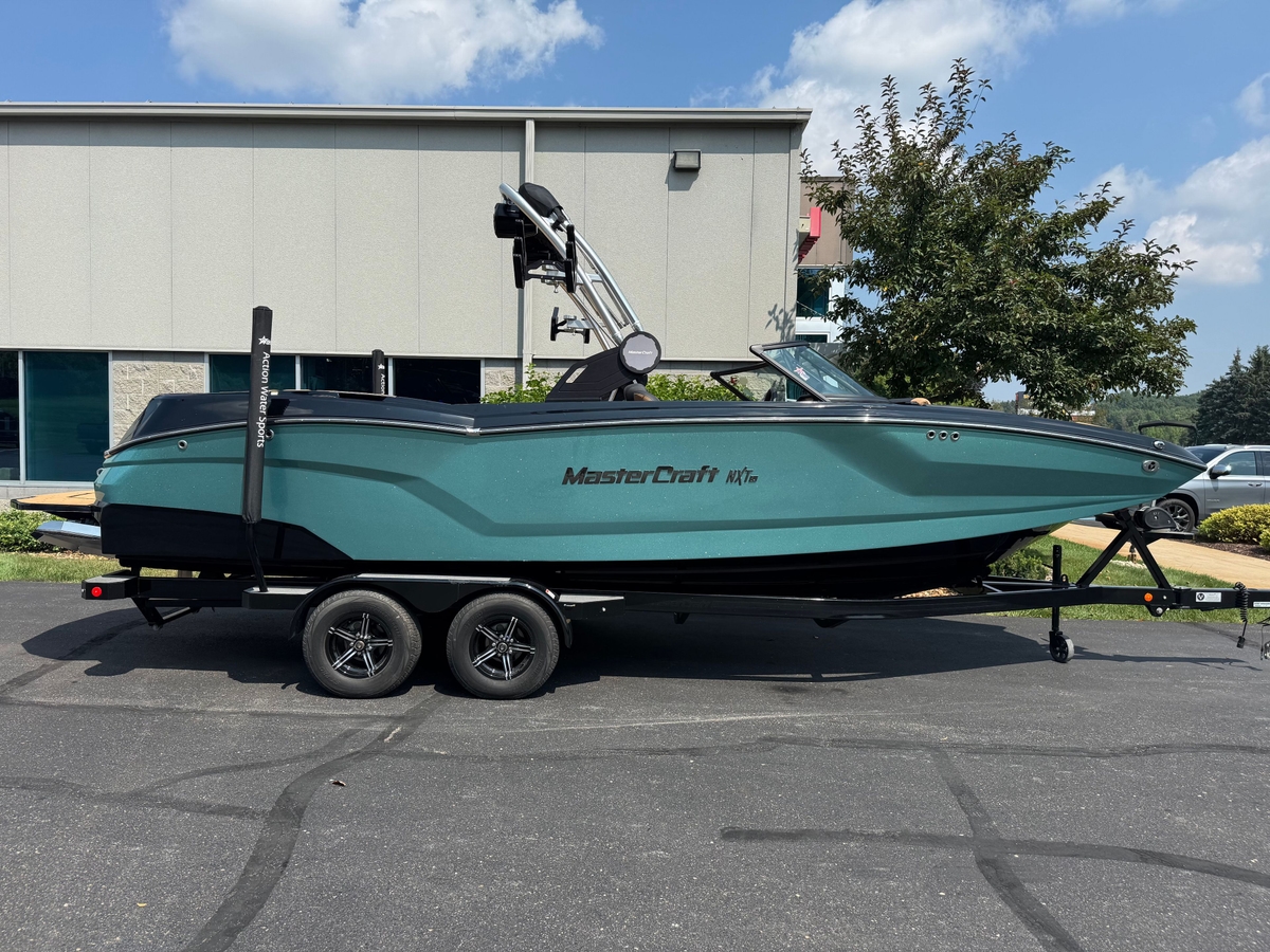 2022 MasterCraft NXT24 - Sold Boat