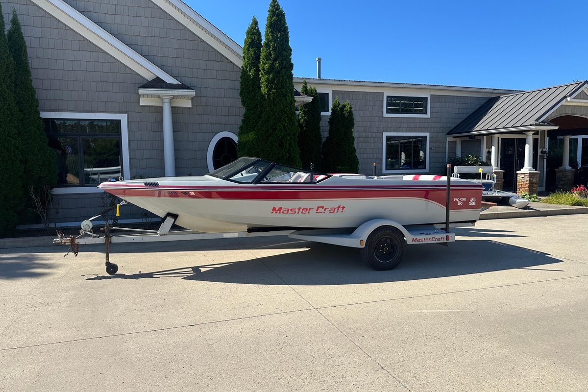 1987 MasterCraft ProStar 190 - Sold Boat