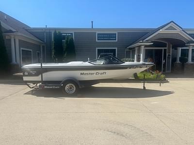 BOATZON | MasterCraft ProStar 190 1989