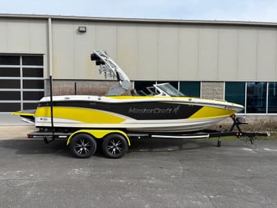 BOATZON | MasterCraft X10 2017
