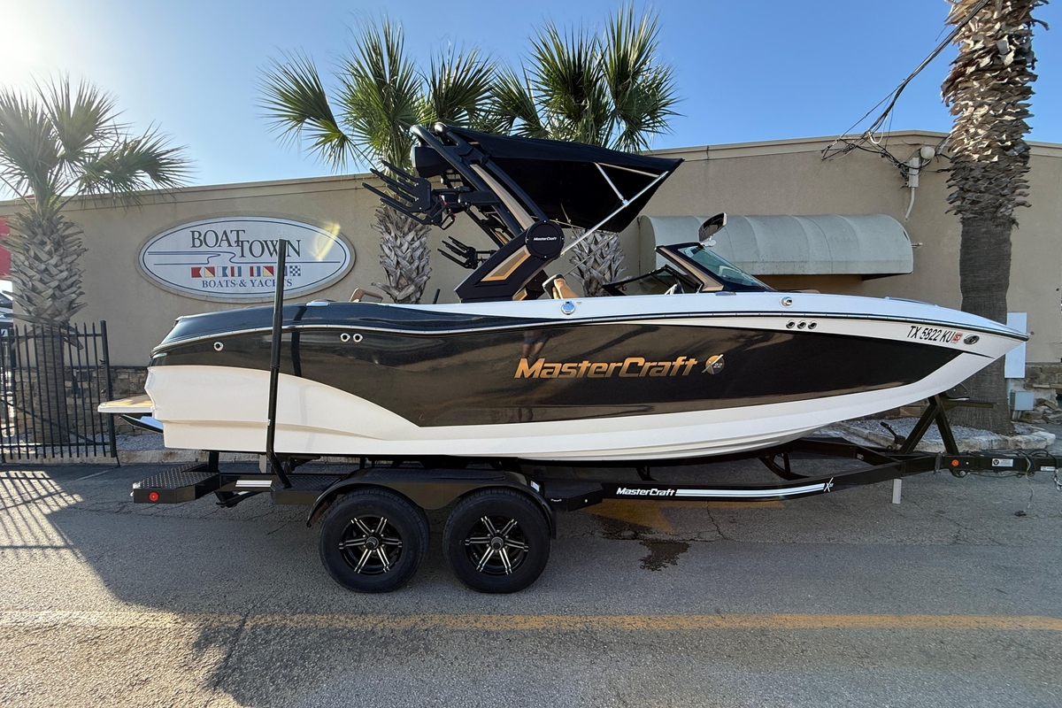 2023 MasterCraft X22 - Sold Boat